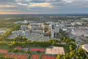 Studierende der Hochschule Augsburg planen die Zukunft des olympischen Dorfs in München