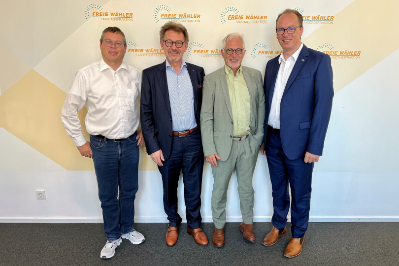 MdL Markus Saller, Dr. Werner Weigl, Dieter Räsch und MdL Martin Behringer (v.l.n.r., Foto: FW)