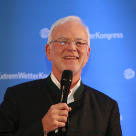 Keynote „Baulicher Bevölkerungsschutz als Teil der Prävention“ von Prof. Dr.-Ing. Norbert Gebbeken, Präsident der Bayerischen Ingenieurekammer-Bau. Foto: © Mirko Hannemann