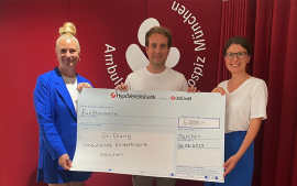 Scheckübergabe an die die Stiftung Ambulantes Kinderhospiz München
