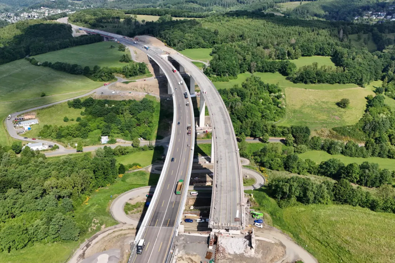 Brückenverschub der Superlative: A45-Talbrücke Rinsdorf