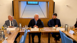Jürgen Mistol MdL, parlamentarischer Geschäftsführer und Sprecher für Wohnen der Grünen, Prof. Dr.-Ing. Norbert Gebbeken, Präsident der Bayerischen Ingenieurekammer-Bau und Johannes Becher MdL, 1. stellv. Fraktionsvorsitzende der Grünen 