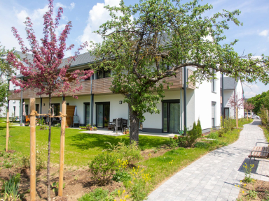 „Wohnen im Apfelgarten“ in Altenkunstadt mit Baupreis „Goldener Ammonit“ ausgezeichnet. Foto: Raab Baugesellschaft