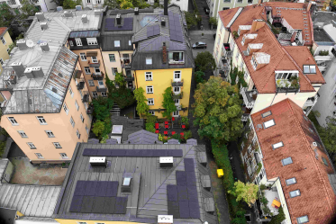 Mitgliederprojekt: Photovoltaikanlage im Ensembleschutz - Acht Dachflächen, drei Gebäude, ein Wechselrichter