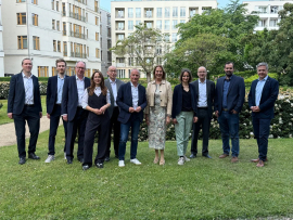Der Begleitkreis zur Projektgruppe mit GdW-Hauptgeschäftsführerin Ingeborg Esser (5. v. r.) und Fabian Viehrig, Leiter Bauen und Technik im GdW (ganz rechts). Foto: GdW