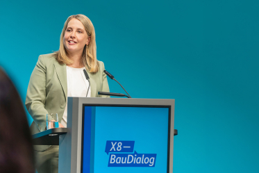 Bundesbauministerin Verena Hubertz stellt Aktionsplan zur Senkung der Baukosten vor