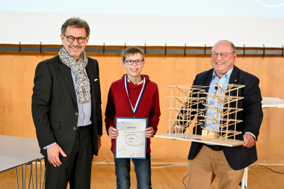 Platz 1: Super 8 von Maximilian Öhl, 11 Jahre, Gymnasium Donauwörth, 6. Klasse