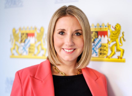 Kultusministerin Anna Stolz. Foto: StMUK