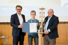 Platz 1: Space Tower von Paul Constantiniu, 13 Jahre, Gymnasium Donauwörth, 8. Klasse