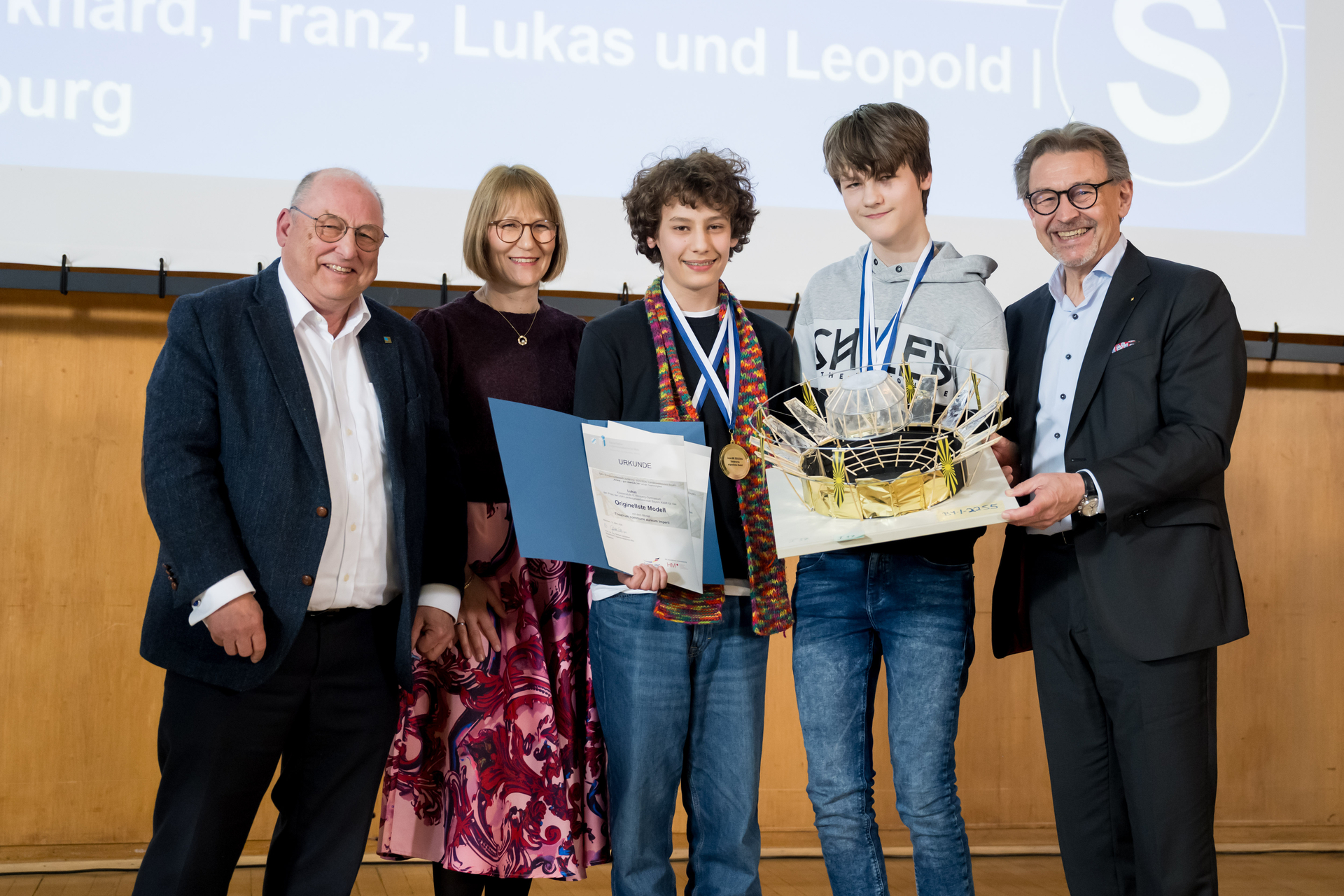 Sonderpreis Originellstes Modell der LGA Landesgewerbeanstalt Bayern: Theatrum commune aureum Imperii (Preisgeld: 100 Euro) - Burkhard, Franz, Lukas und Leopold, 8. Klasse, Wirsberg-Gymnasium Würzburg