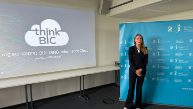 Dr. Lisa Lenz von der Building Information Cloud GLWG GmbH bei der Preisverleihung