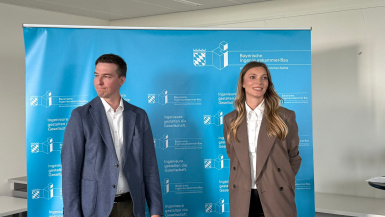 Prof. Dr. Michael Kraus und Paulina Sala von der ZM-I KI GmbH bei der Preisverleihung